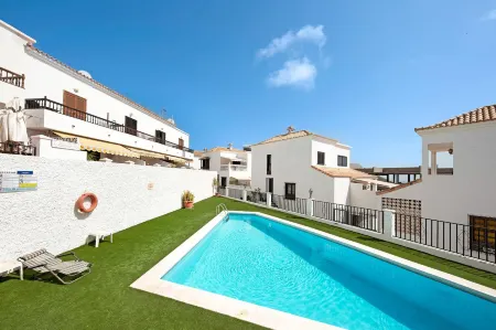 Casa Sarita - Exclusive Retreat in the Sun-Drenched South of Tenerife