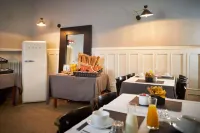 Hotel les Negociants - breakfast