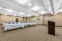 Comfort Inn & Suites Crystal Inn Sportsplex Hotels in Long Beach