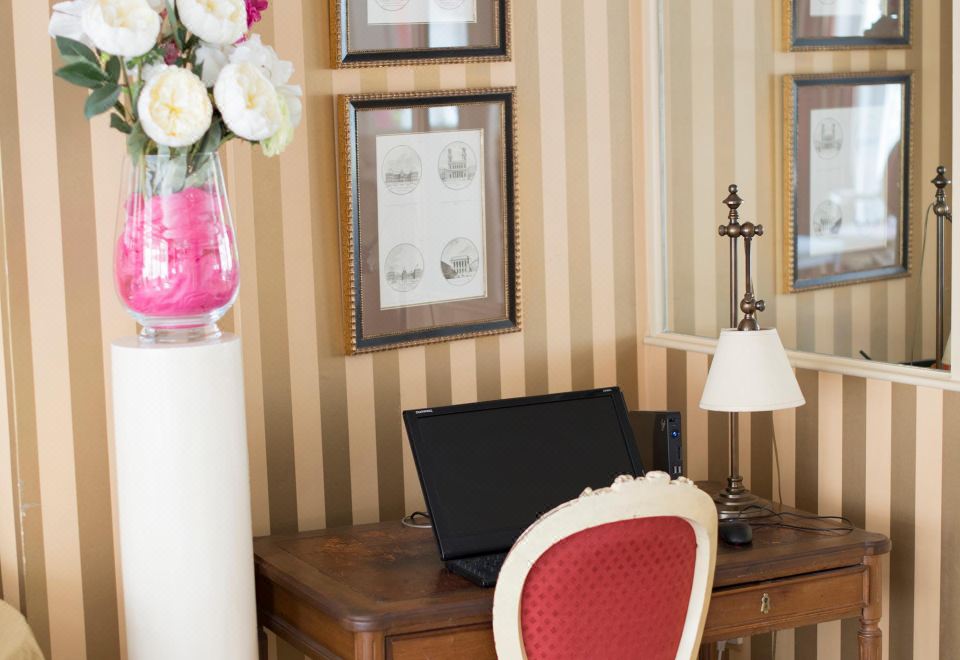 루브르 호텔 조식 공간