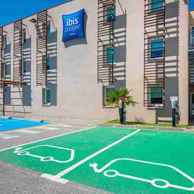 Ibis Manosque Cadarache Hotel Exterior