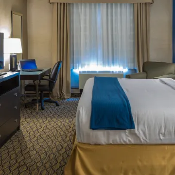 Holiday Inn Express & Suites THUNDER BAY by IHG