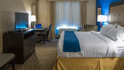 HOLIDAY INN EXPRESS & SUITES THUNDER BAY Hotels in Thunder Bay