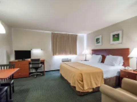 Suburban Studios Melbourne Airport Hotels in Brevard County