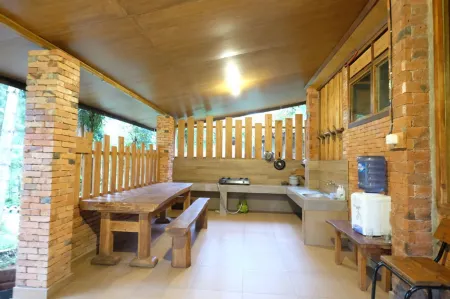 Pondok Rasamala - Resort Bernuansa Alam Pedesaan Отели в г. Pamijahan