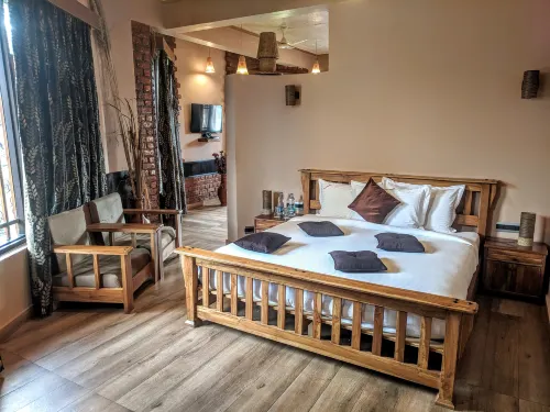 The Divine Hima Hotels in Hodal