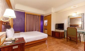 SL HOTEL