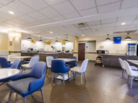 Comfort Suites Hotels in Springfield