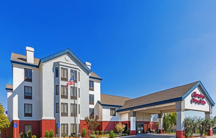Hampton Inn & Suites Tulsa-Woodland Hills at 71st & Memorial