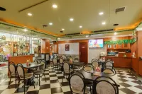 RedDoorz Plus Near Dunia Fantasi Ancol Hotels in North Jakarta