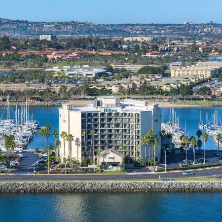 Hilton San Diego Airport/Harbor Island Отели рядом с достопримечательностью «Харбор-Айленд»
