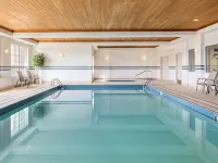 Country Inn & Suites by Radisson, Calgary-Northeast Hotels near McKnight - Westwinds C Train
