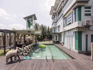 25000Sqft Grand Luxe Villa PJ 13Br 42Pax