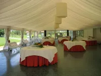 Hotel San Camilo - parkir