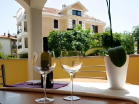 Apartments and Rooms Degra