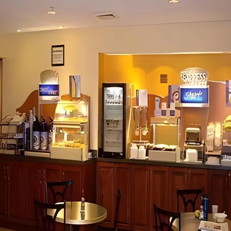 Country Inn & Suites by Radisson, Dunn I-95