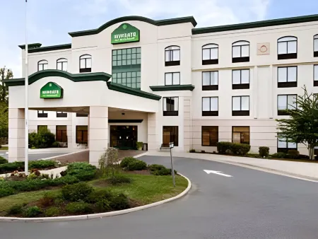Holiday Inn Fredericksburg Conference Ctr Отели в г. Фолмут