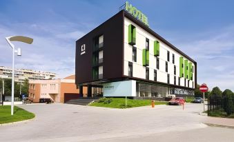 Hotel Cubix