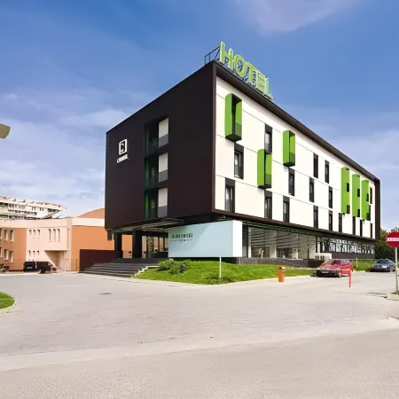 Hotel Cubix