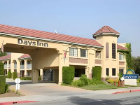 데이즈 인 바이 윈덤 니어 시티 오브 호프 로스엔젤레스 호텔