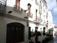 Hotel Castilla فنادق في Casar de Caceres