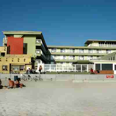 Surfer Beach Hotel Hotel Exterior