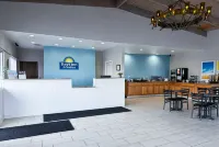 Days Inn & Suites by Wyndham Santa Rosa
