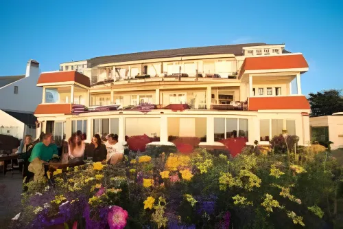 Cobo Bay Hotel - breakfast