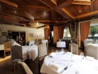 Aux Deux Clefs Hostellerie Groff Hotels in Biesheim