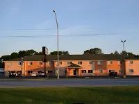 BridgePointe Advantage by BPhotels Hotels near Midland University