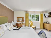 The Mole Resort - Lodges Hotels in Umberleigh