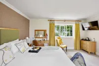 The Mole Resort - Lodges Отели в г. 