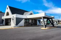 Quality Inn & Suites Near I-480 and I-29 Hotel dekat Iowa Western Community College
