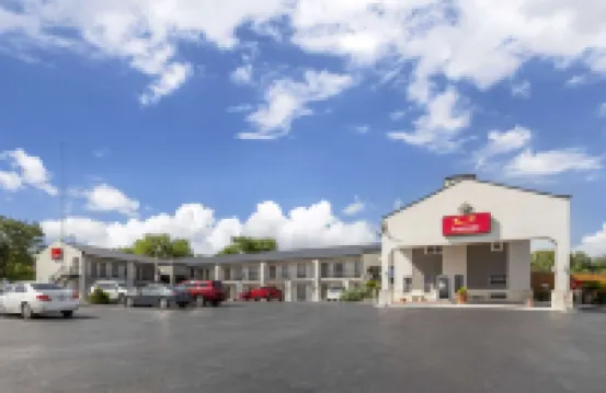 Econo Lodge Inn & Suites Near Lackland AFB Hotels in Bexar County