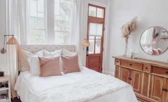 Guesthouse on Girod
