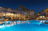 St George Beach Hotel & Spa Resort - Beach