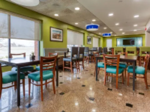 Heritage Inn & Suites St Louis Fenton, Trademark by Wyndham Hotels in Fenton