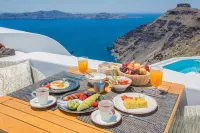You and Me Suites Hotels in Thira