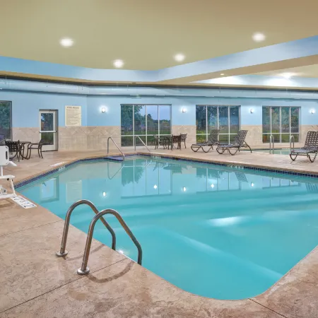 Holiday Inn Express & Suites MILWAUKEE NW – PARK PLACE by IHG