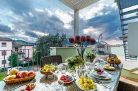 Serenity Vista Penthouse with Terrace in the City Hotel di Mugnano