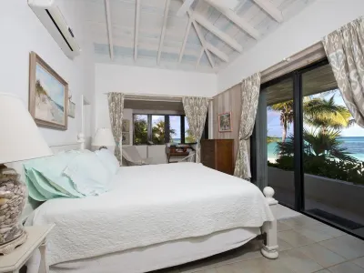 Tropical Hideaway: Charming Cottage Near Pink Sands Beach Hotels near Ocean Hole