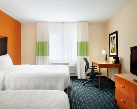 แฟร์ฟิลด์ อินน์แอนด์สวีทส์ บายแมริออท แชมเปญ โรงแรมในแชมเปญ