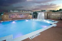SpringHill Suites Fayetteville Fort Liberty - Rooftop Pools