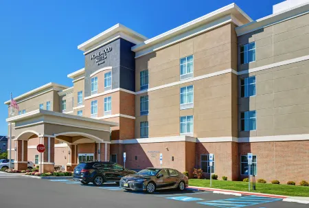 Homewood Suites by Hilton Edison Woodbridge Отели в г. Мидлсекс