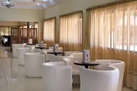 Dunia Hotel 24 de Setembro のホテル