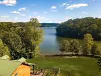 A Quiet Retreat on the Shore of Watts Bar Lake - Dog Friendly with Lake Access!