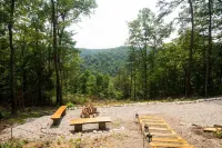 Moondance Cabin at Red River Gorge - Hot Tub