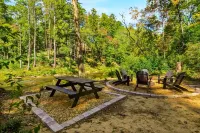 NEW UPSCALE RIVERFRONT RETREAT > Game Room-CoveredHotTub-Fiber-Private-Resort Hotels in Gilmer County