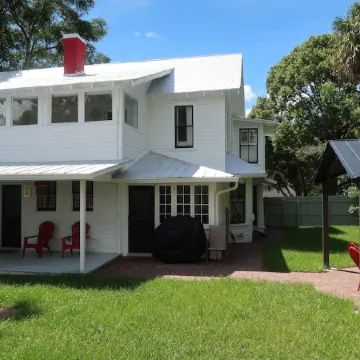 The Flowers House - Downtown Historic Home in the Heart of Mount Dora