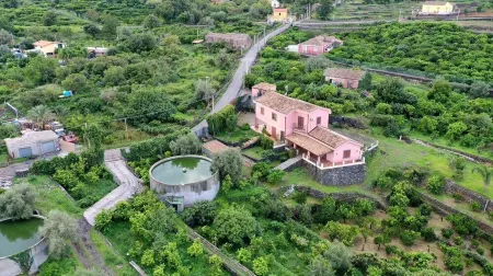 Mascali: House / Villa - Mascali Отели рядом с достопримечательностью «Jaanta bi Village»